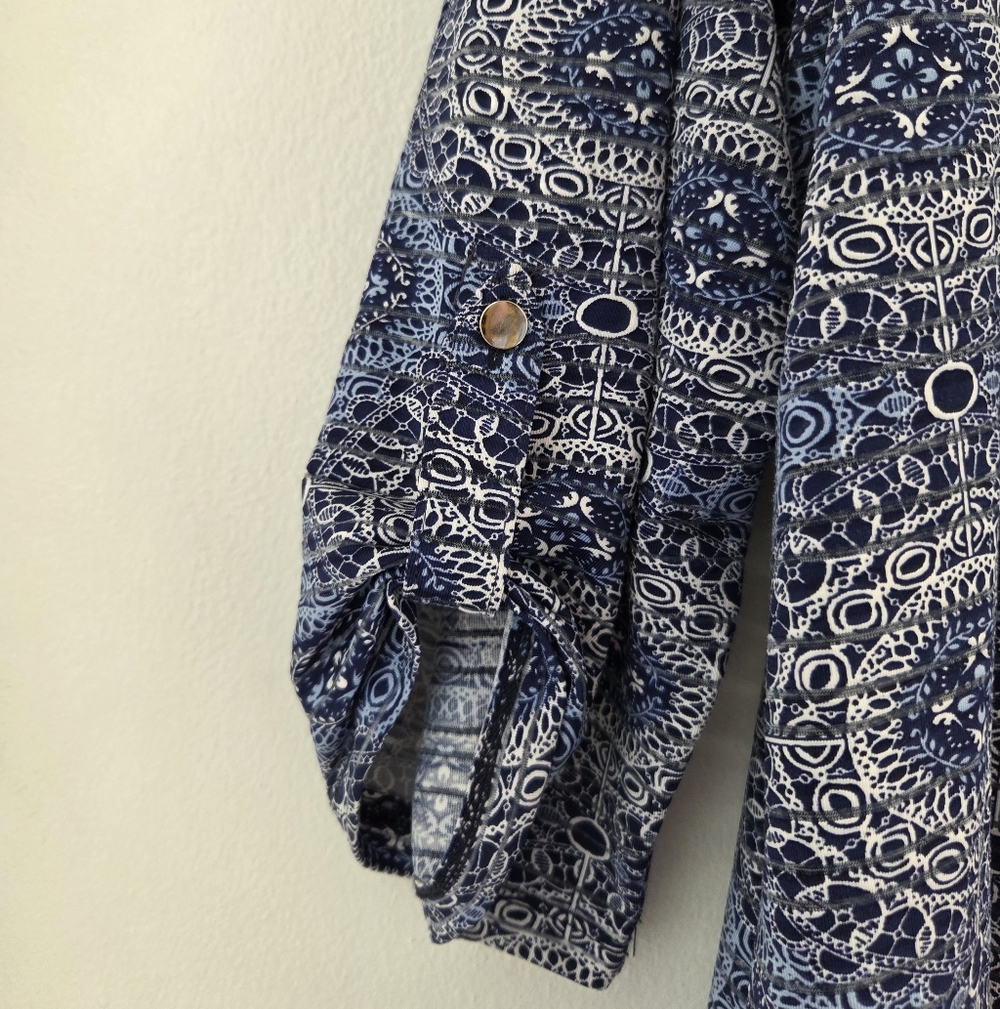 C. D. Daniels Blue Patterned Women's Top - Picture 5 of 5
